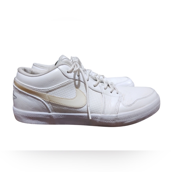 Jordan 1 V.2 Low White Patent Size 11.5 Sneakers main image 10